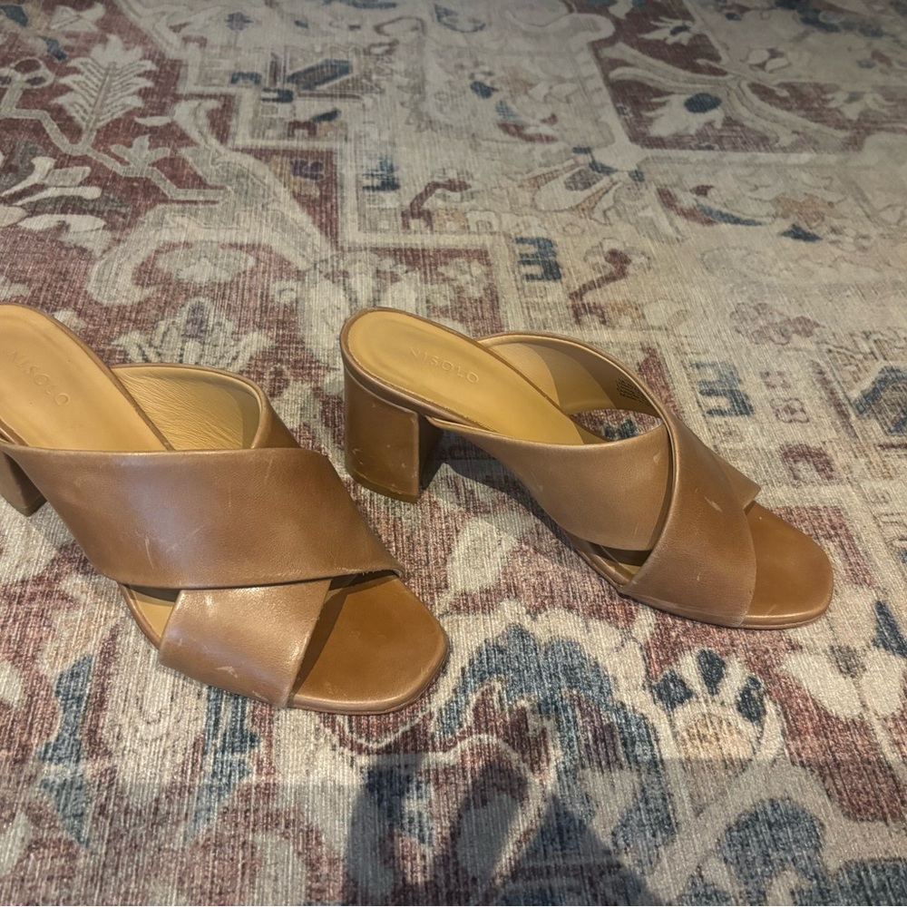 Nisolo Tan Leather Mules Modern Minimalist Design